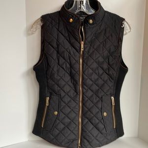 C’esttoi zip front quilted vest with ribbed stretch fabric at sides size small